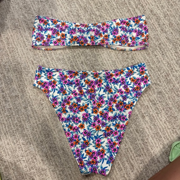 Frankie’s Floral Bandeau Bikini - Picture 4 of 5